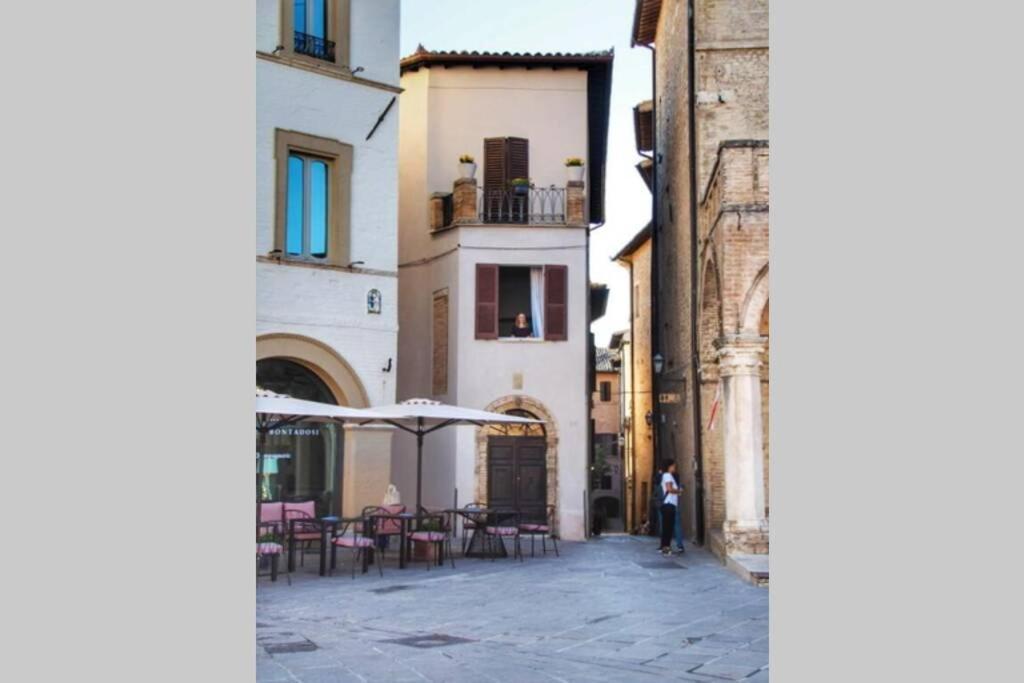 L'Angolo Di Zia Anna Montefalco Luaran gambar