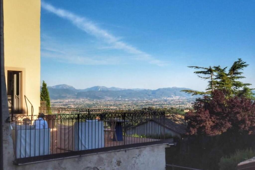 L'Angolo Di Zia Anna Montefalco Luaran gambar