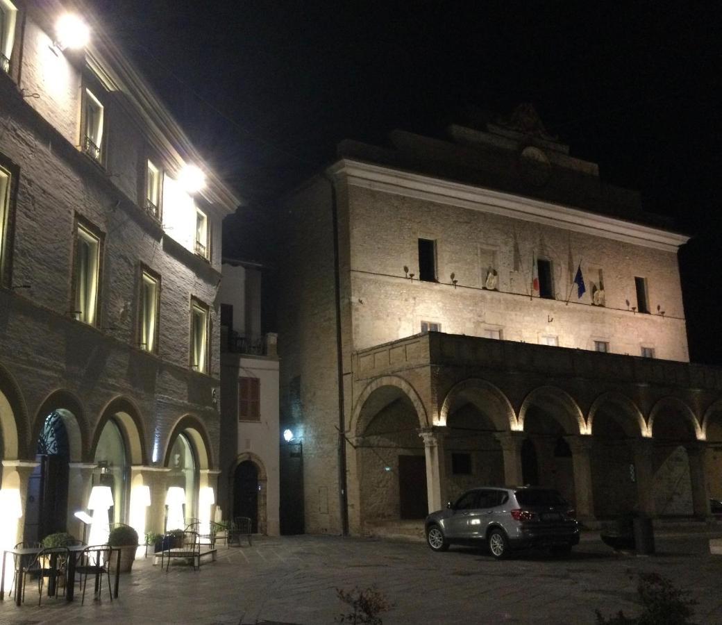 L'Angolo Di Zia Anna Montefalco Luaran gambar